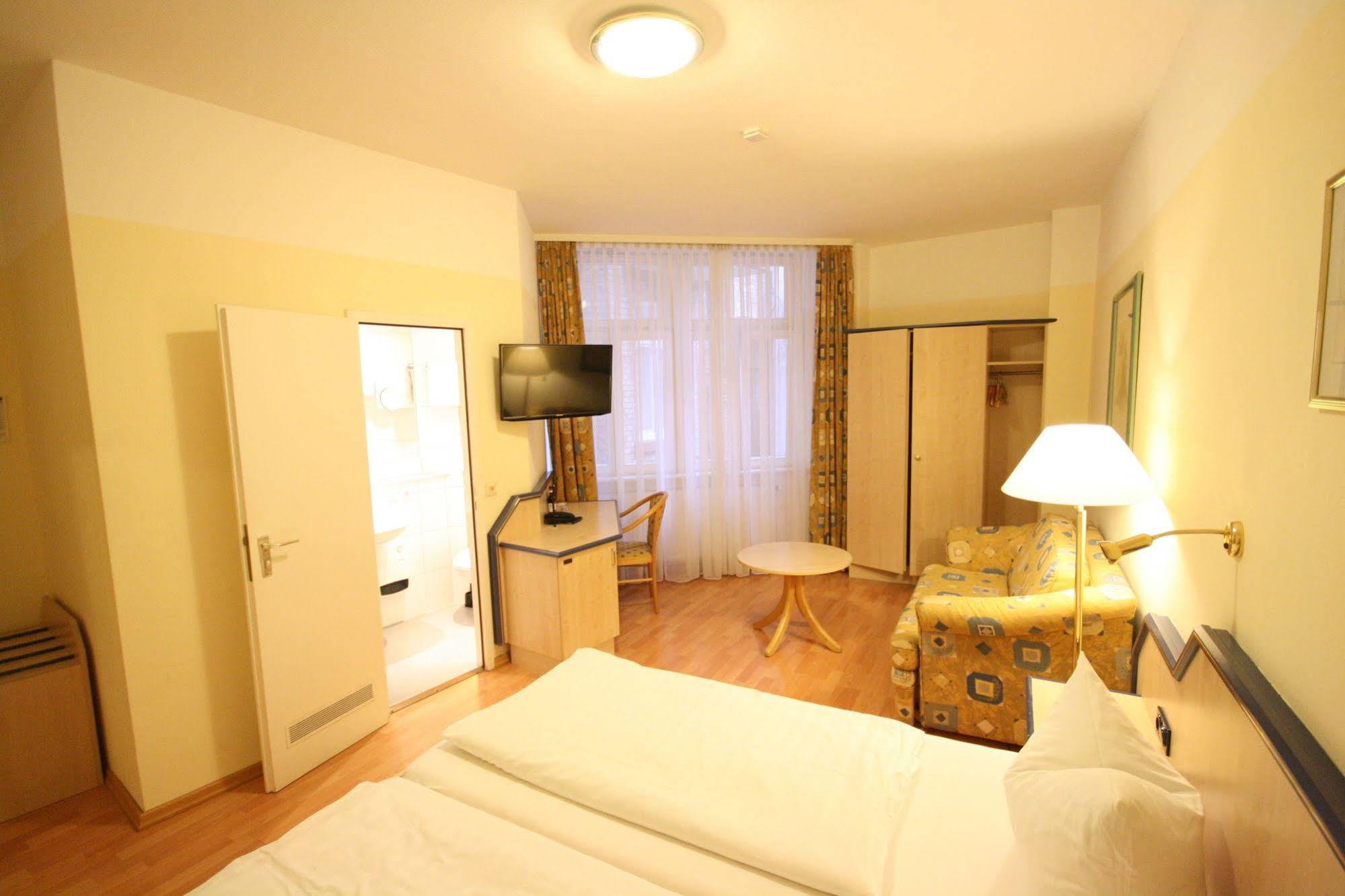 Altstadt Hotel Хайдельберг Экстерьер фото