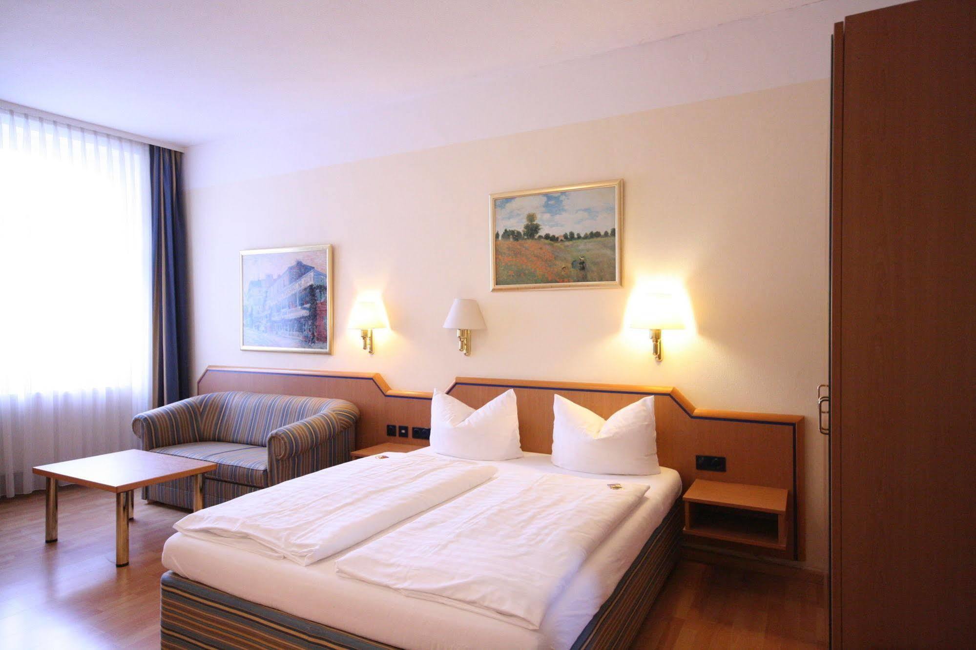 Altstadt Hotel Хайдельберг Экстерьер фото