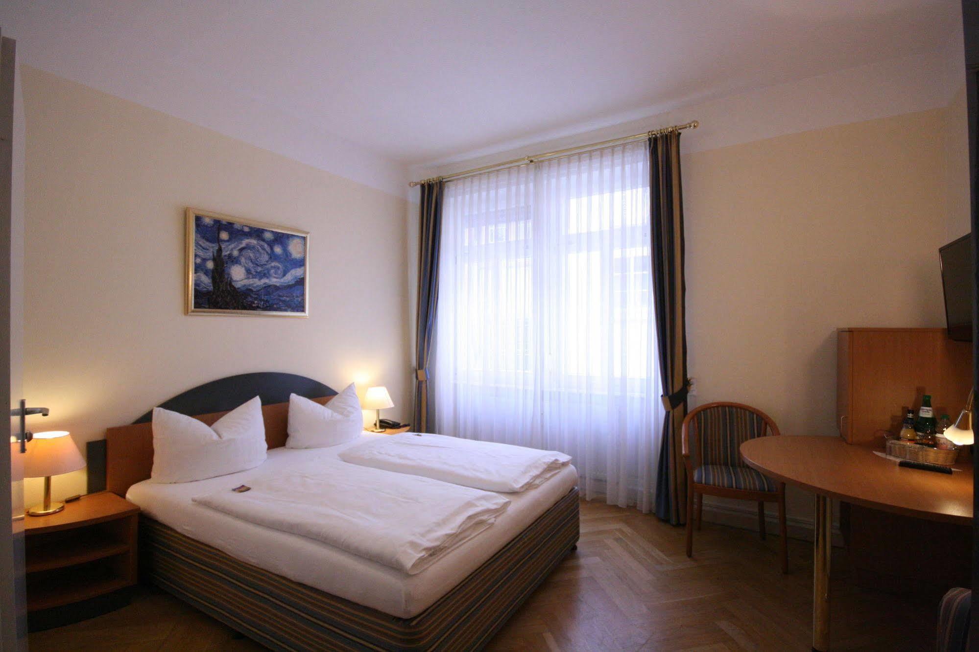 Altstadt Hotel Хайдельберг Экстерьер фото